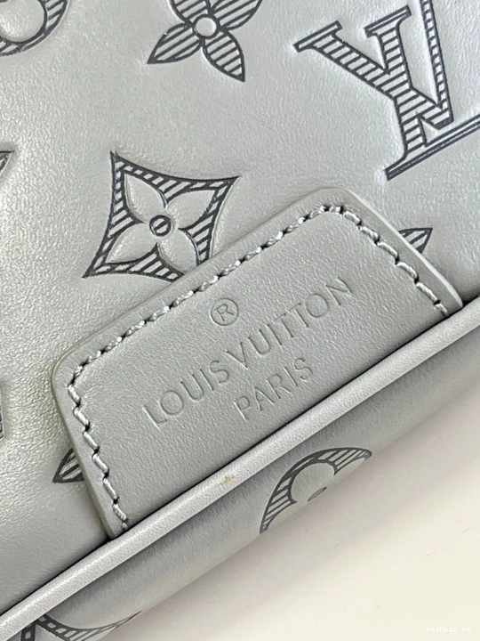 WIS LOUIS BUMBAG VUITTON DISCOVERY 1130